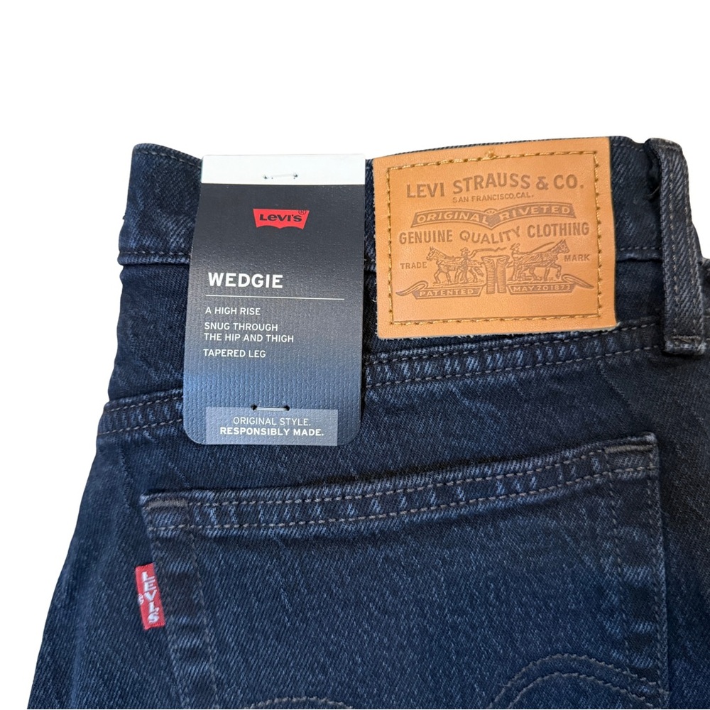 ✨ NWT Levi’s Wedgie Original Fit High-Rise Jeans – Black ✨